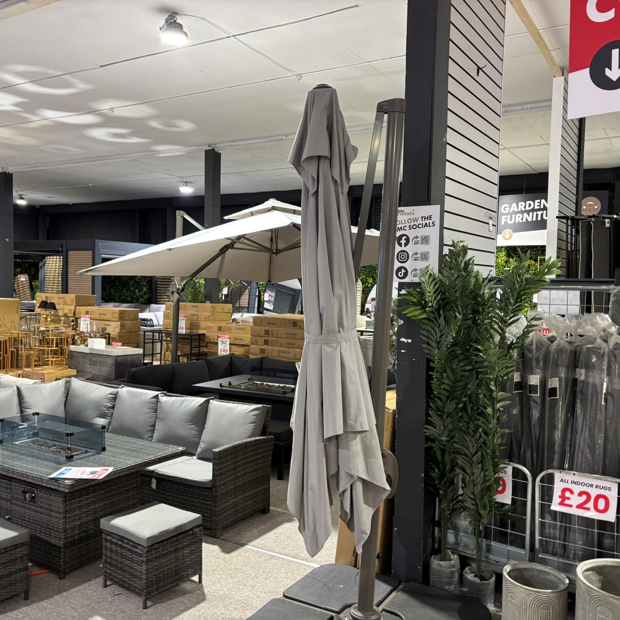 3m Rotating Cantilever Parasol in Dark Grey (Base included)