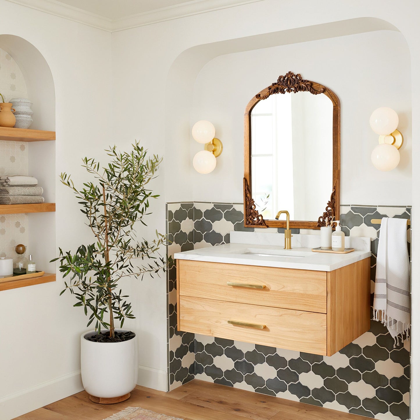 Arched Full-Length Solid Wood Carving Floor Mirror