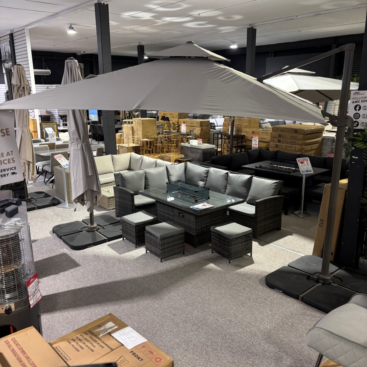 3m Rotating Cantilever Parasol in Dark Grey (Base included)