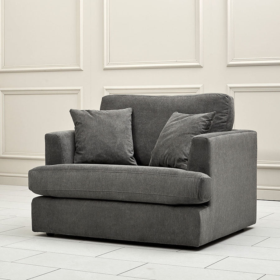 Stratus Snuggle Chair
